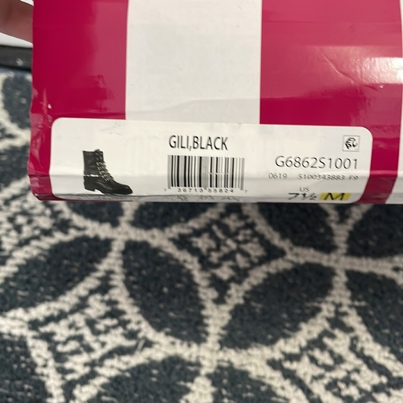 Circus by Sam Edelman Women’s Lug Sole Boots - Size 7.5 - Picture 4 of 6